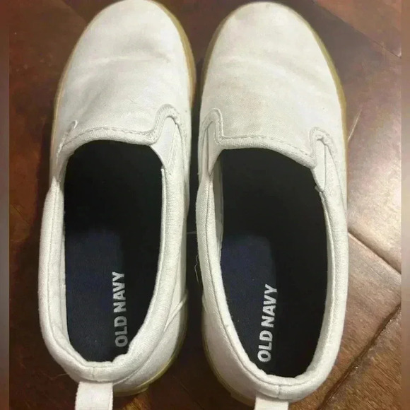 Old Navy, Children’s White Slip-On Shoes, Sz 2 - Picture 4 of 6
